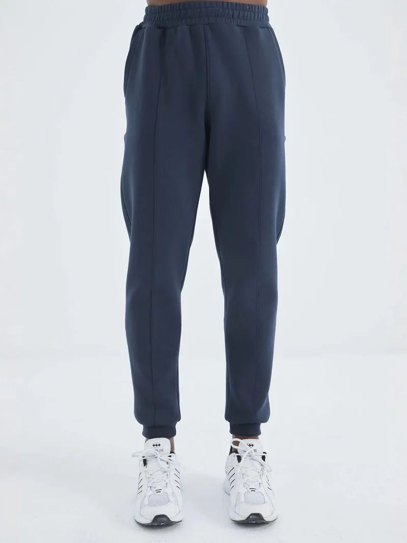 تومي لايف TOMMY Men's Regular-Fit 3-Thread Fleece Sweatpants