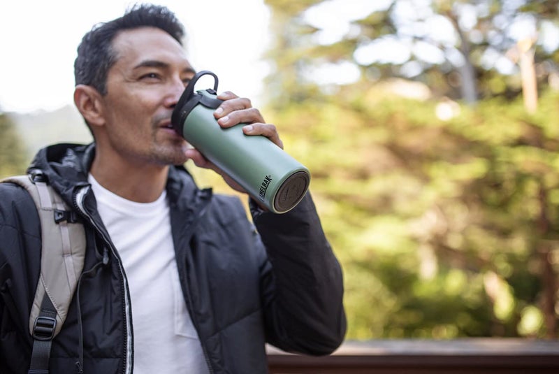 كاميلباك Camelbak Forge Flow Coffee & Travel القدح معزولة من الفولاذ المقاوم للصدأ - قاعدة من السيليكون غير المنقولة - عملية سهلة بيد واحدة - 12 أوقية البحرية - Image 2