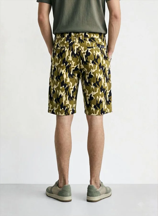 ذا انديان كراج كو Men Slim Fit Camouflaged Without Pocket Mid-Rise Shorts