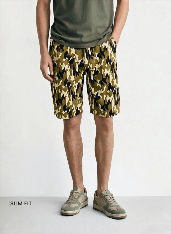 ذا انديان كراج كو Men Slim Fit Camouflaged Without Pocket Mid-Rise Shorts