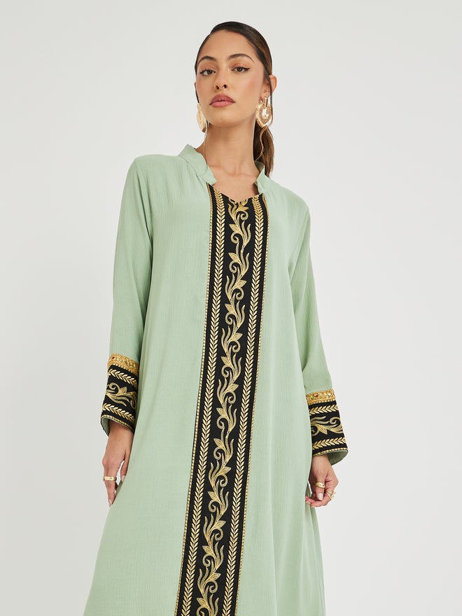 Styli Amirah Crinkled Collared Jalabiya with Lace Panel  - Image 2