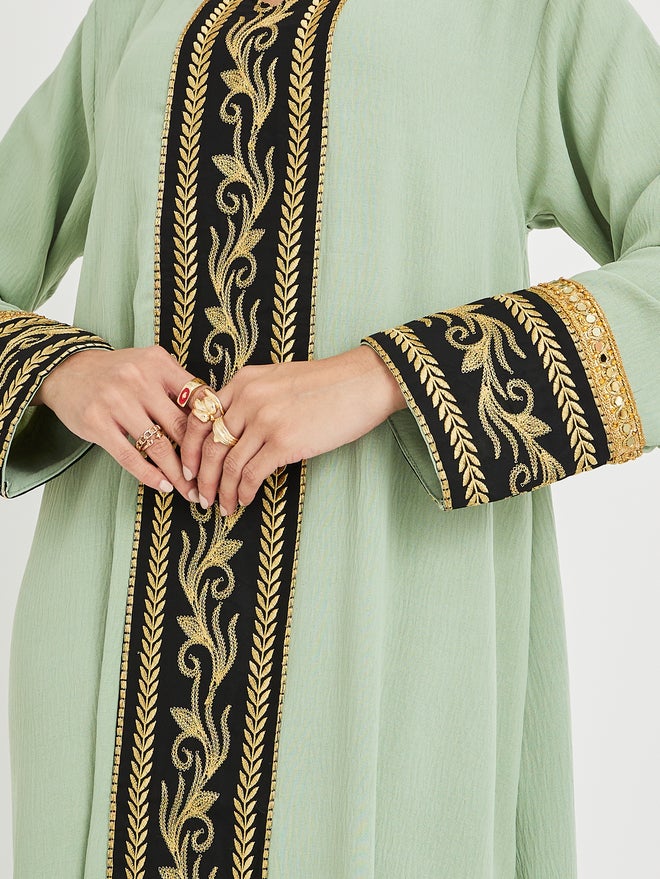 Styli Amirah Crinkled Collared Jalabiya with Lace Panel  - Image 3