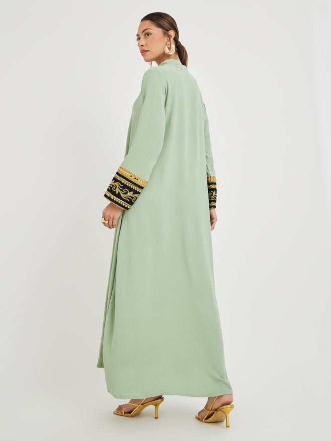 Styli Amirah Crinkled Collared Jalabiya with Lace Panel  - Image 4