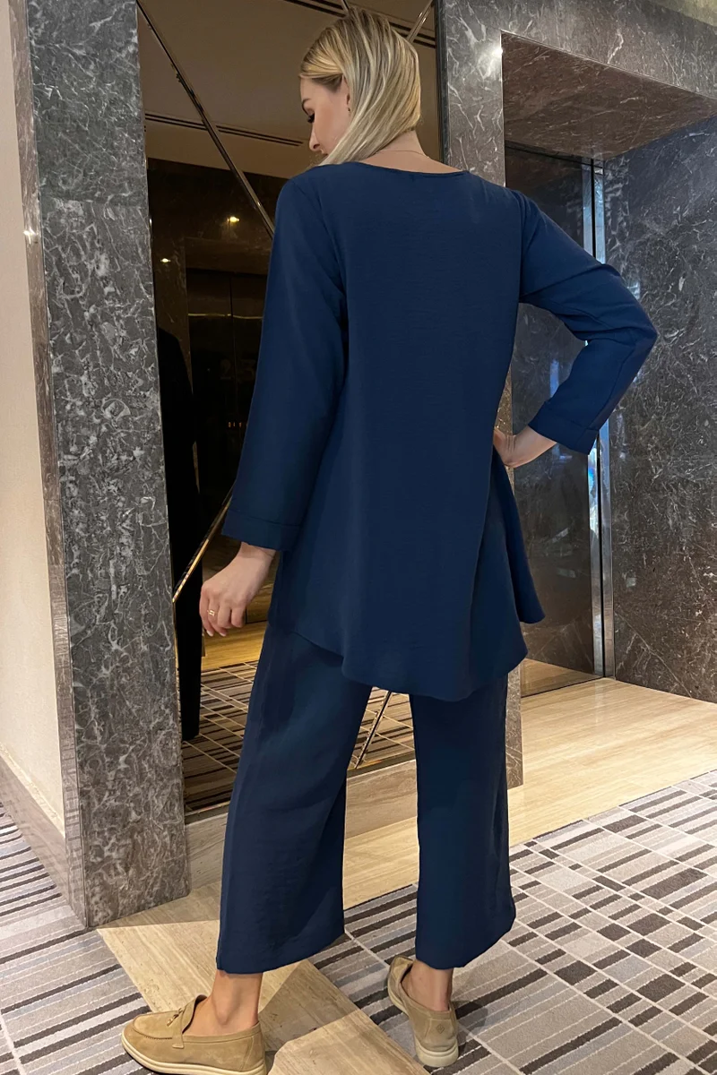 Moistreet  Crew Neck Button Detailed To & Pants Set for Women | Best Price UAE
