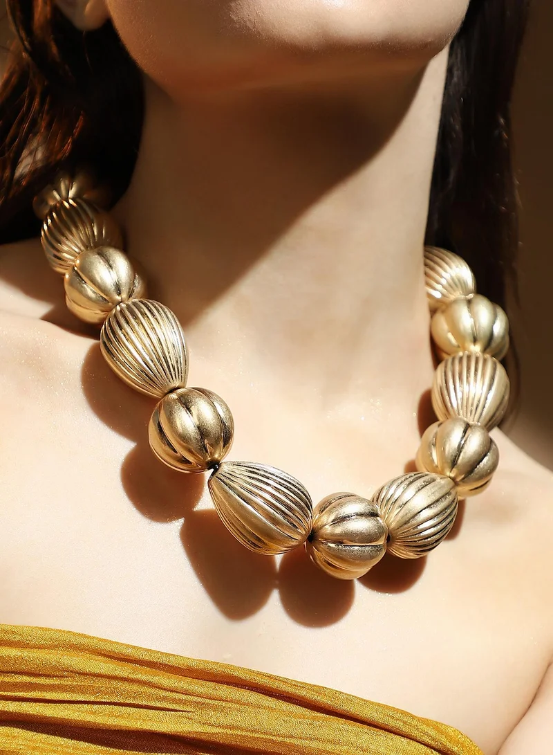 SOHI SOHI Women's The Ribbed-Ovoid Collar Necklace For Evening Wear | California  Colour | Alloy Material | Lobster Clasp Closure | Metallic Necklace | Collar Necklace For Women & Girls