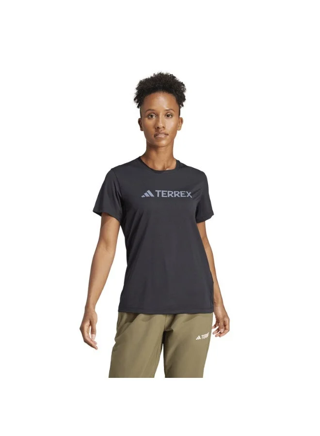 اديداس تيشيرت تقني بشعار   للنساء بأكمام قصيرة أسود