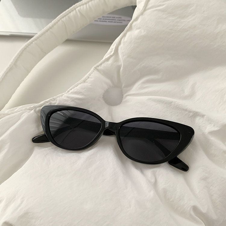 Generic Korean Retro Cat-Eye Pink Sunglasses for Women Black Frame gray piece 