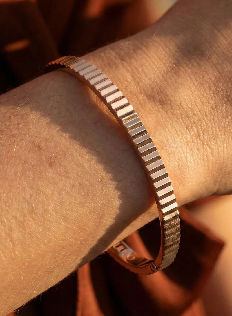 ليو جو ليو جو سوار جريس روز جولد