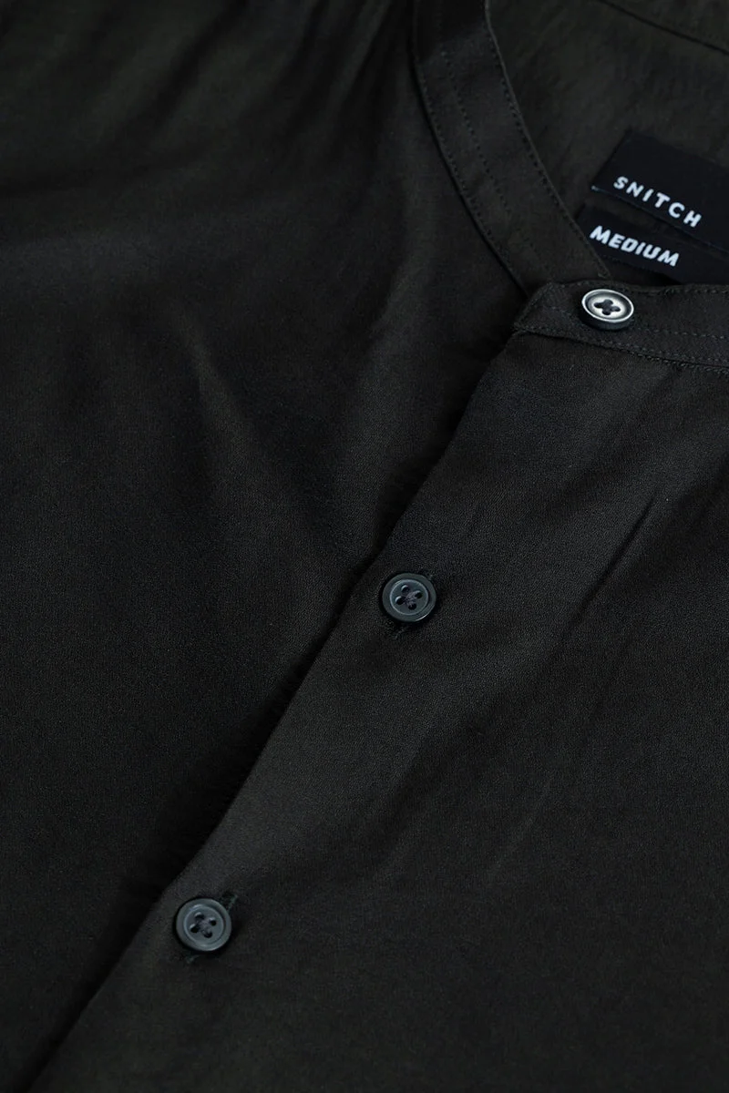 SNITCH Black Solid Long Sleeve Slim Fit Casual Shirt