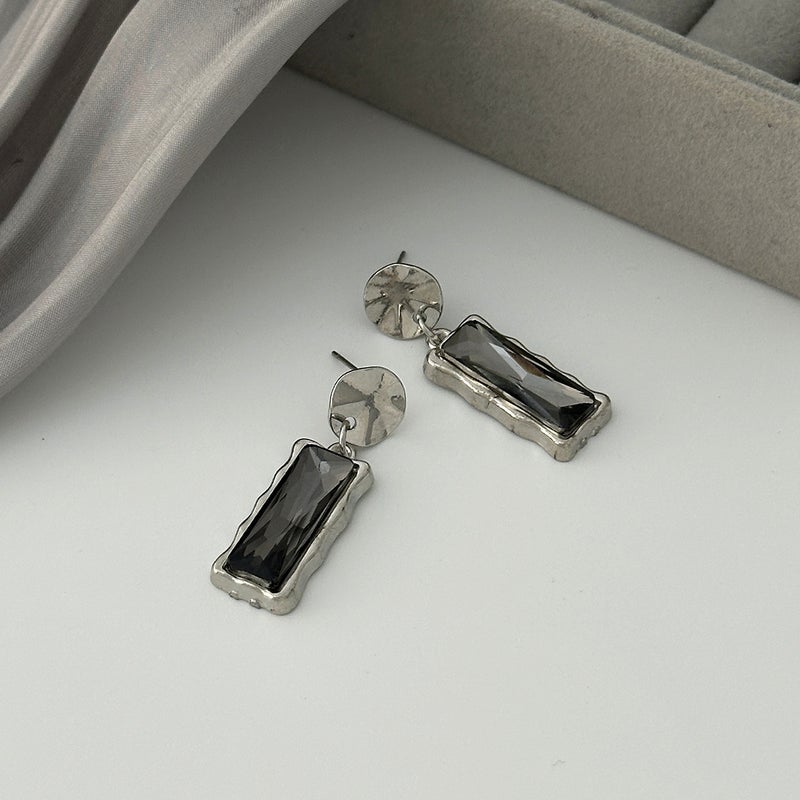 SHIXIN European and American Cross-Border Jewelry: Sweet Cool Style Square Black Diamond Pendant Earrings, Unique Irregular Geometric Design for Women - Image 4