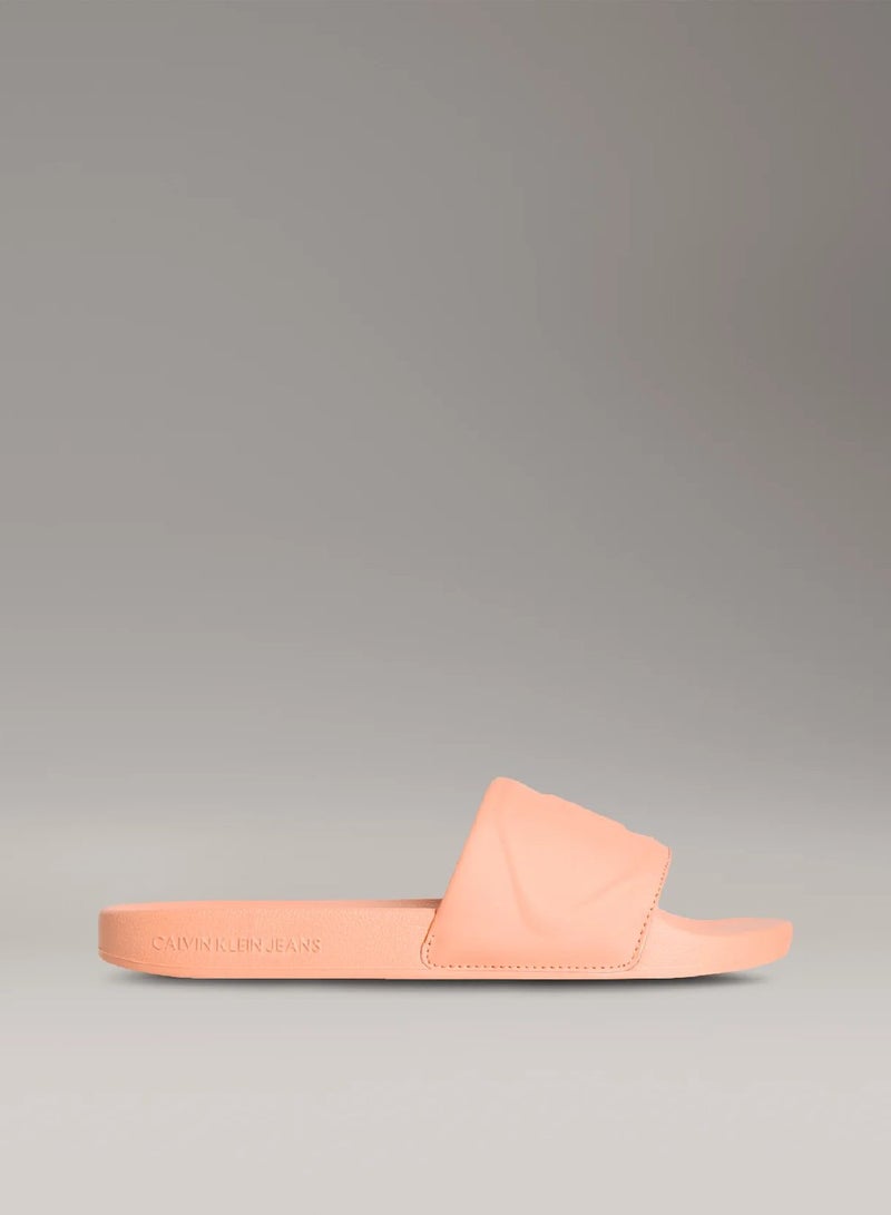 كالفن كلاين جينز شبشب بشعار - Image 1