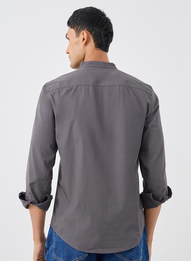 Styli Styli Solid Mandarin Collar Regular Fit Poplin Shirt  - Image 4