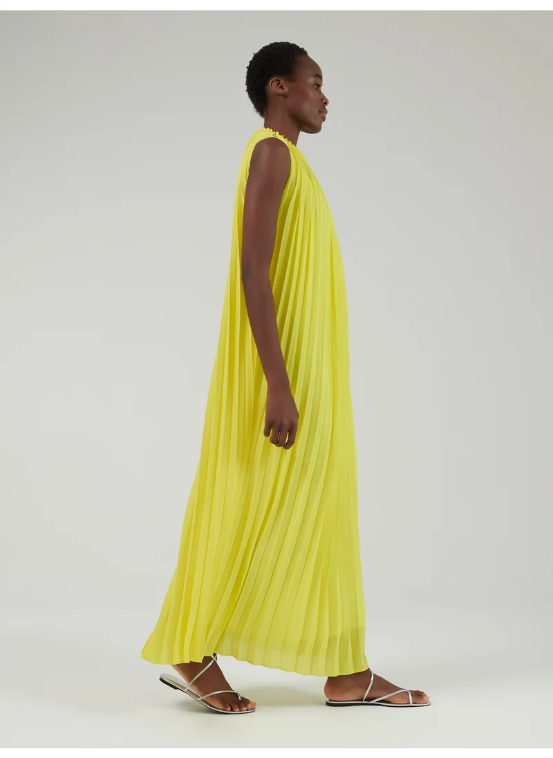 leem Pleated Sleeveless Kaftan