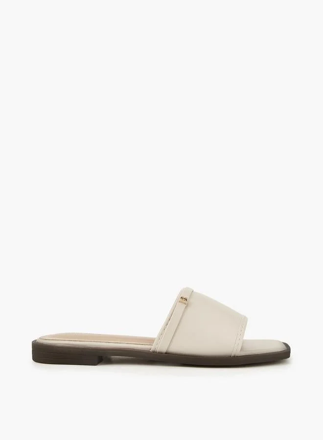 فلورا بيلا من شو إكسبرس صنادل نسائية بشعار مميز