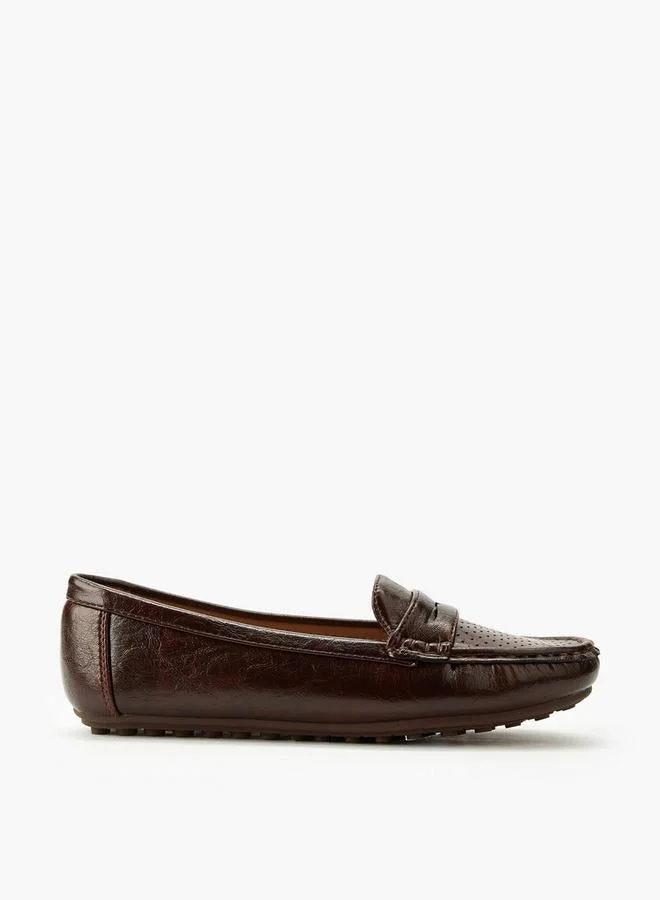 لو كونفورت Women Perforated Detail Pebble Sole Loafers
