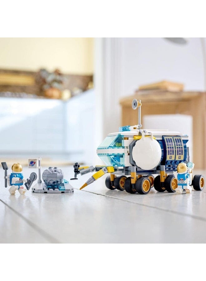 LEGO مجموعة مكعبات بناء سيارة لعبة مركبة قمرية من ليجو سيتي 60348 - Image 4