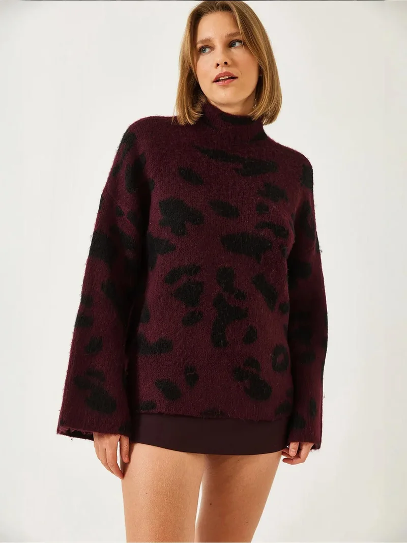 Bianco Lucci LUCCI Relaxed Fit Leopard Print Half Turtleneck Sweater