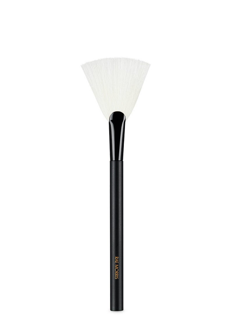 RAE MORRIS Jishaku Brush 25: Fan Highlighting Brush 