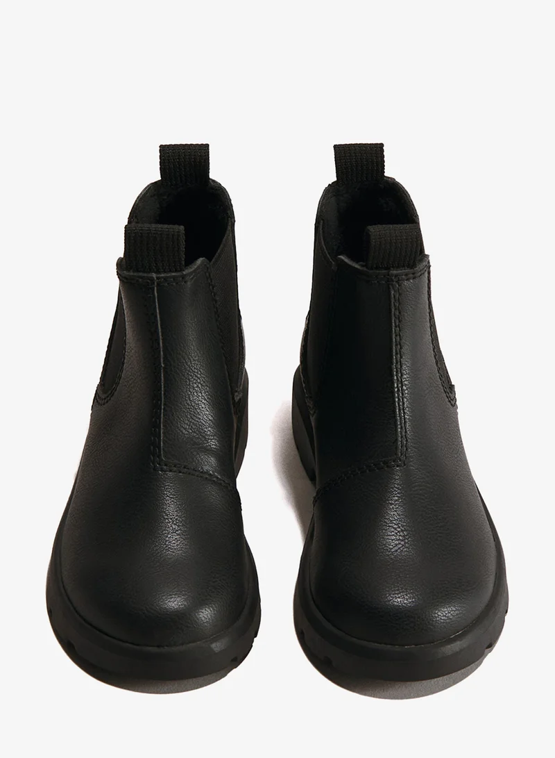 اتش اند ام بووت تشيلسي