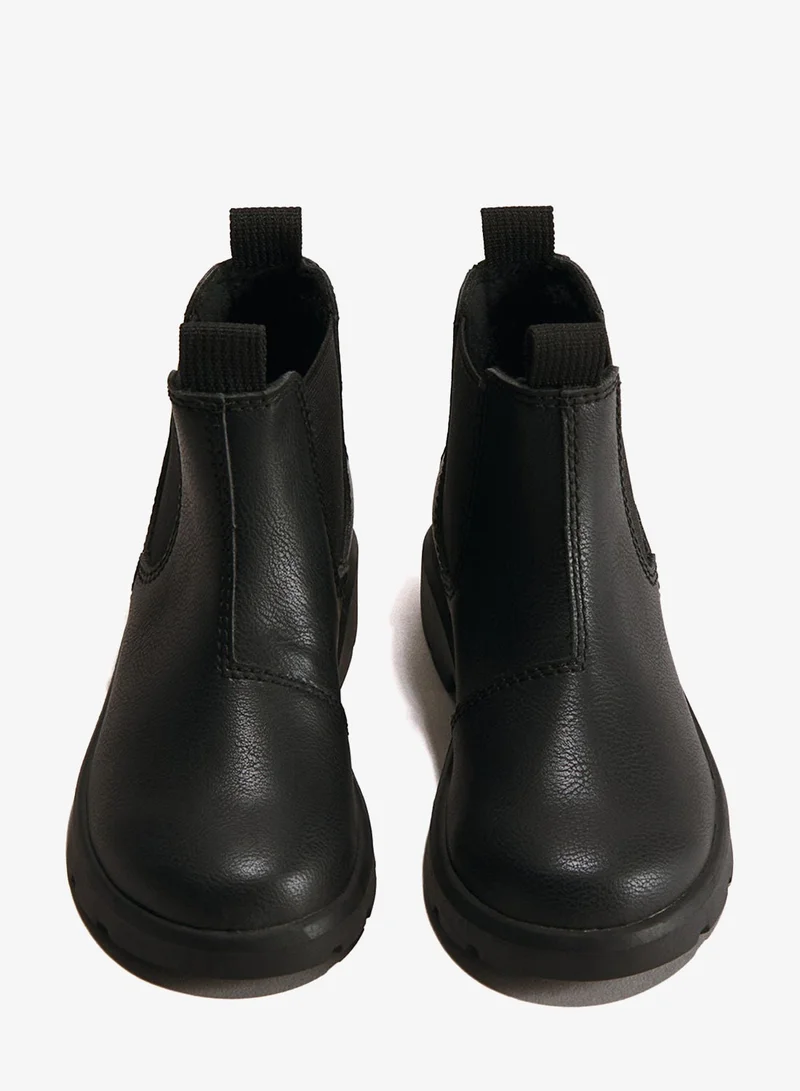 اتش اند ام بووت تشيلسي