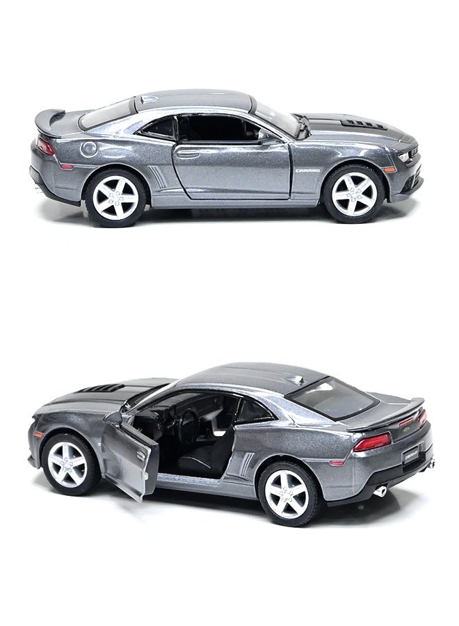 Kinsmart سيارة شيفروليه كامارو مصنوعة من سبائك المعادن بحجم 1:38 مع أبواب قابلة للفتح وآلية سحب للخلف - Image 3