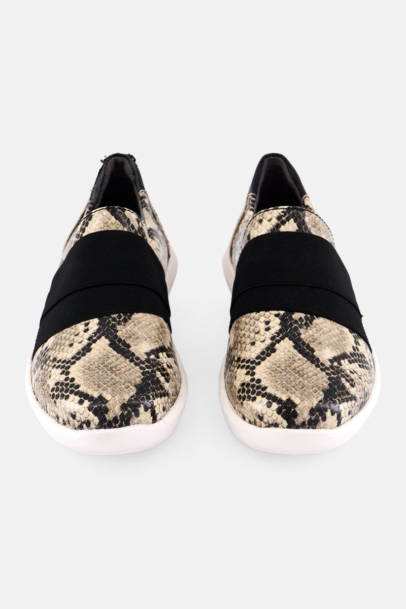 clarks Women Standard Kayleigh River Slip On Casual Shoes, Beige - Image 4