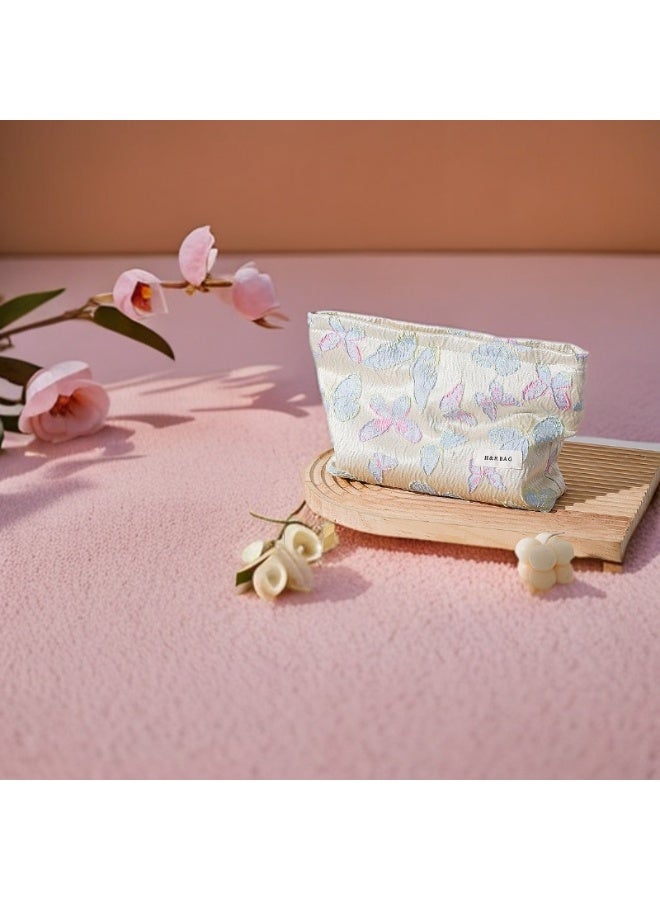 حقيبة مستحضرات تجميل مطبوعة بسحاب، تستخدم لتخزين مستحضرات التجميل ومنتجات العناية بالبشرة ولوازم الحمام وتخزين طلاء الأظافر وغيرها من مستلزمات التجميل، حقيبة سفر 26*18*5 سم - Image 1