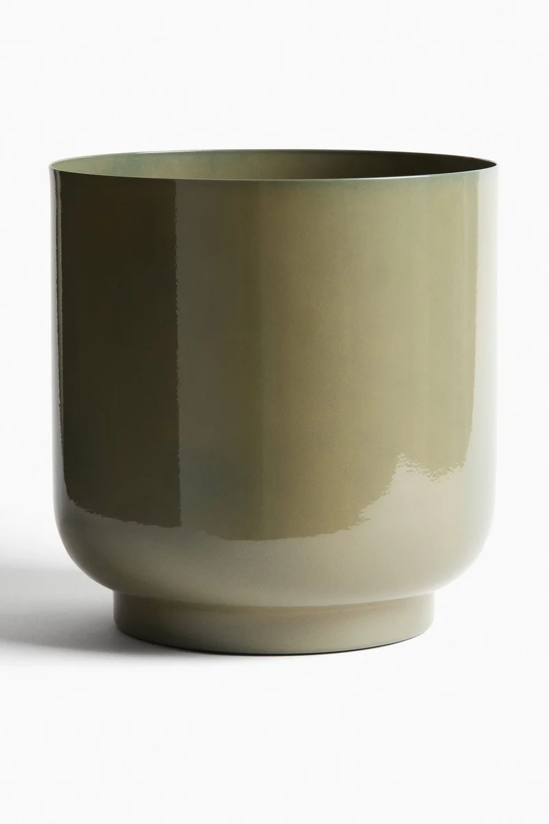 اتش اند ام وعاء نباتات معدني كبير جداً