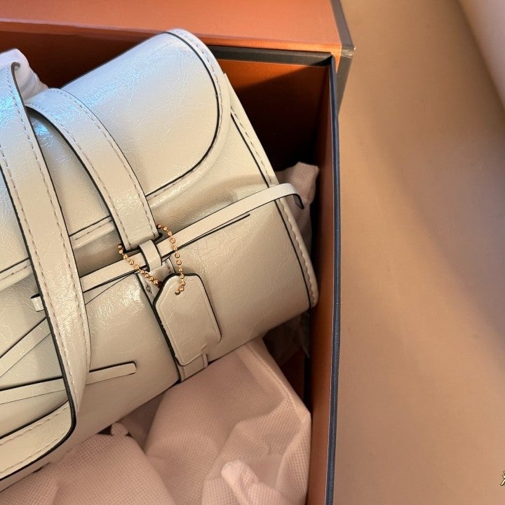 PU Waxed Leather Bow Flap Baguette Bag Shoulder Bag for Women - Image 3