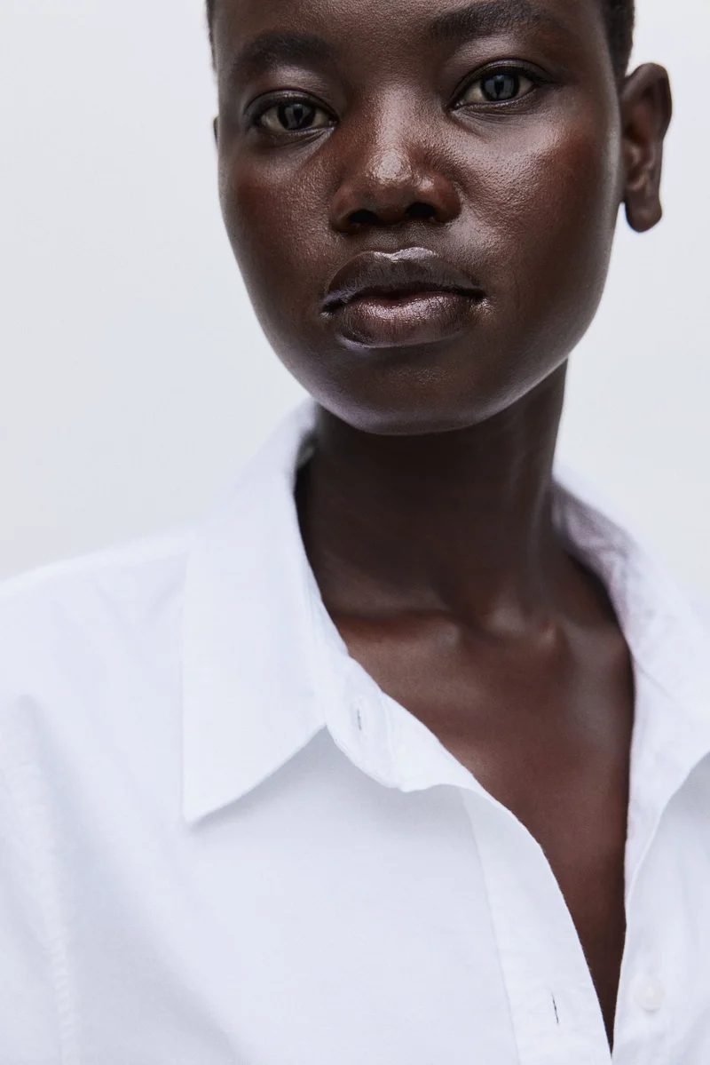 اتش اند ام قميص أوكسفورد بقصّة ضيقة