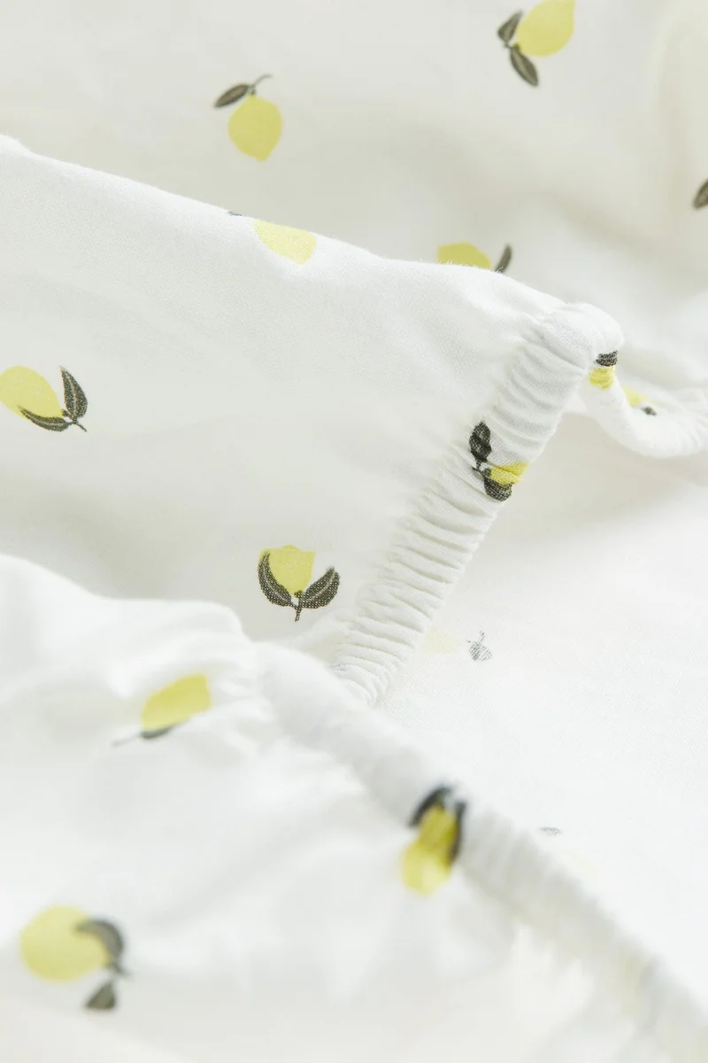 اتش اند ام Cot fitted sheet