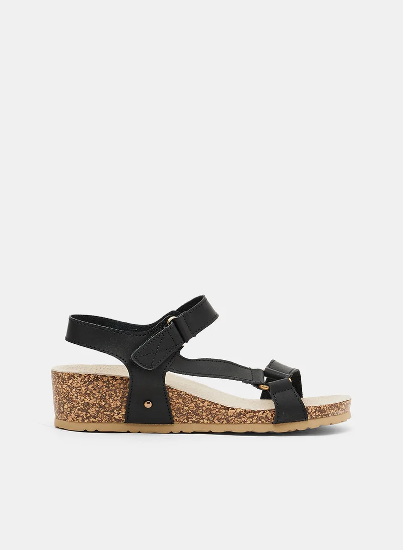 داون تو إيرث Stitch Detailed Low-Heel Sandals
