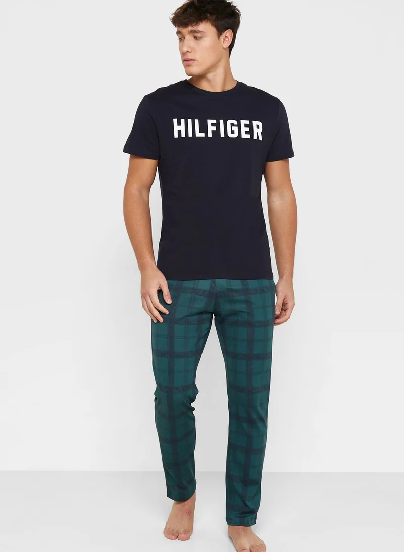 TOMMY HILFIGER Logo Crew Neck T-Shirt