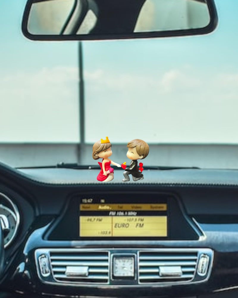 WARMINGO DE Valentine Gift for Boyfriend Girlfriend Husband Wife Girls Boys Decorative Cute Miniature Romantic Couple Showpiece Statue | Valentine Decoration Item (Resin) (Proposing) - Image 4