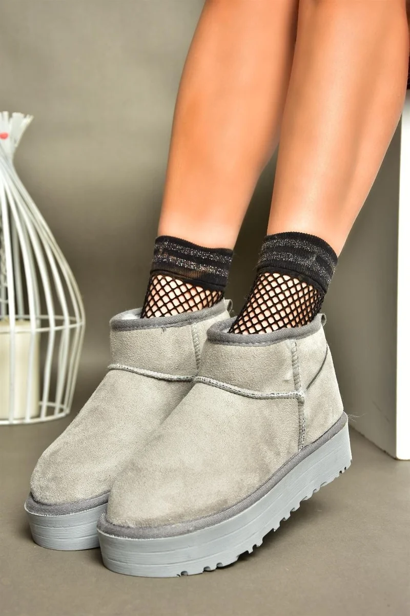 فوكس شوز R612033402 Gray Suede Thick Soled Half Women's Boots with Hair on the Inside