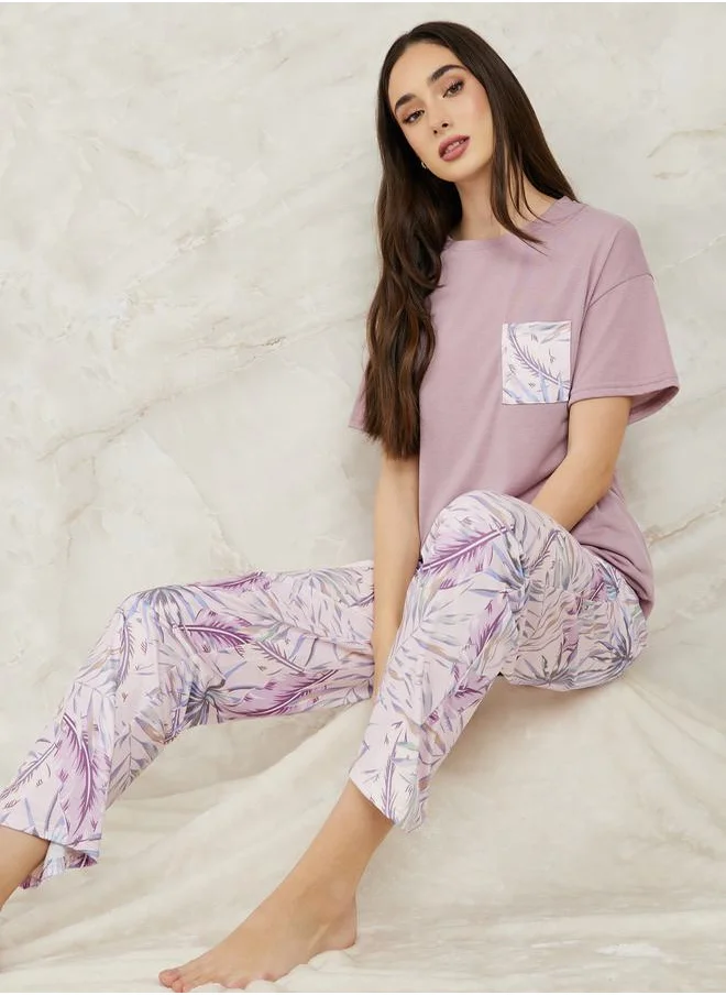 ستايلي Leafy Palm Pocket T-Shirt & Pyjama Set