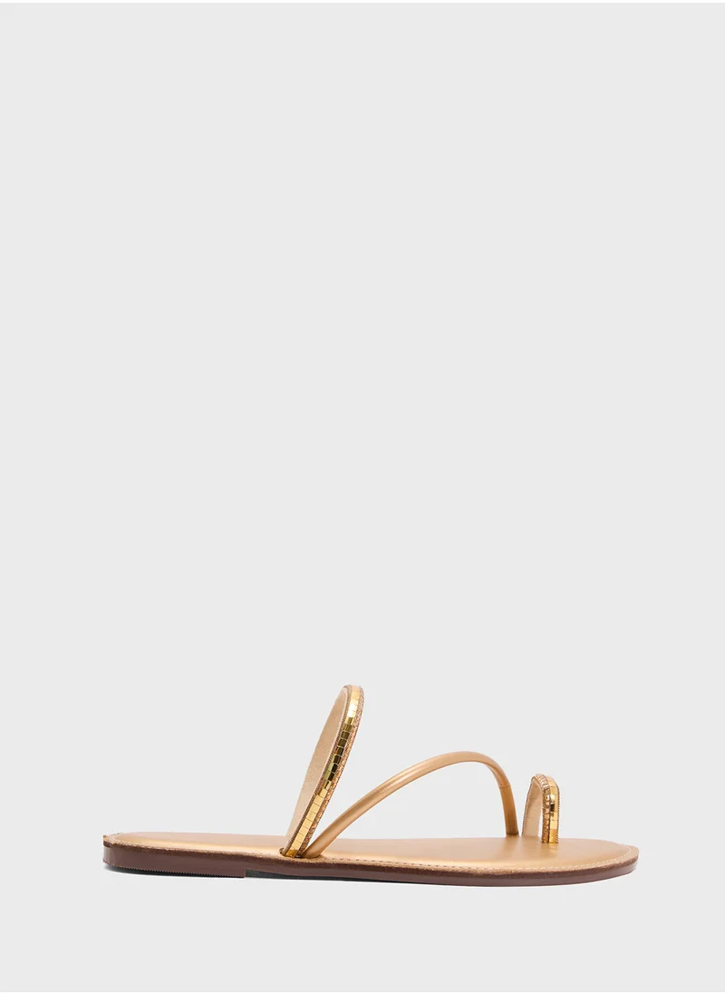 ايلا Toe Post Flat Sandal