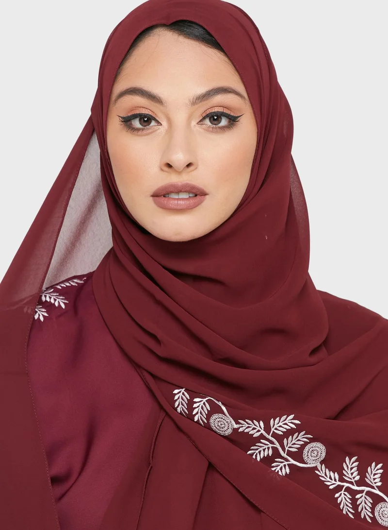 Khizana Embroidery Detail Abaya