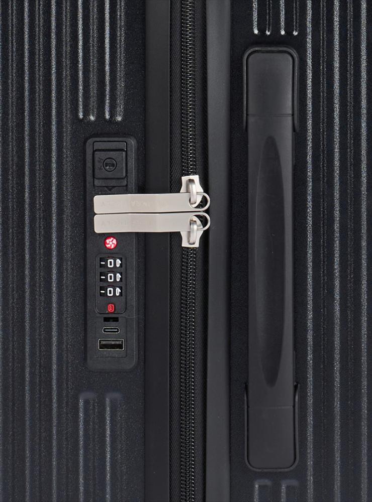 LIMRA Elegant 20-Inch Polycarbonate Cabin Luggage with Dual 360° Spinner Wheels and Modern Travel Design - Image 5