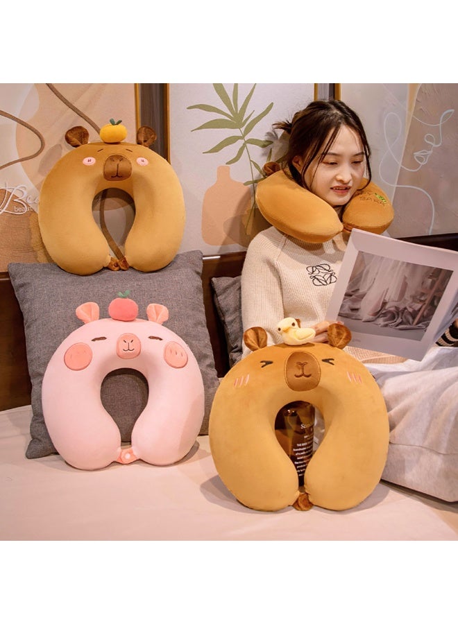 وسادة للسفر، وسادة رقبة ميموري فوم بتصميم حيوان لطيف بغطاء قابل للفصل لنوم الأطفال والكبار، وسادة كرتونية محمولة على شكل حرف U للسفر بالطائرة والسيارة (كابيبارا وردي) - Image 3