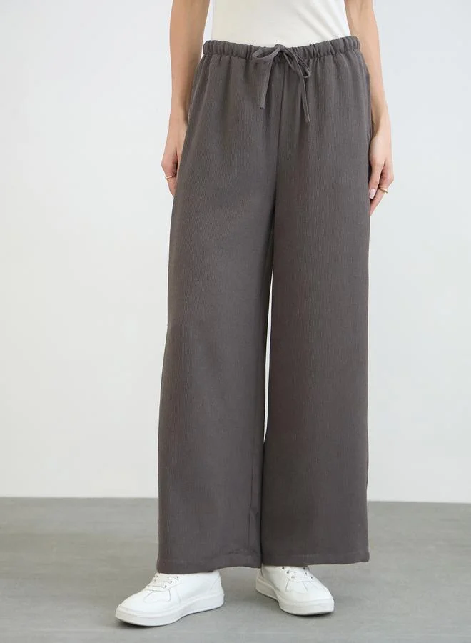 ستايلي Charcoal Crushed Textured Wide Leg Pants