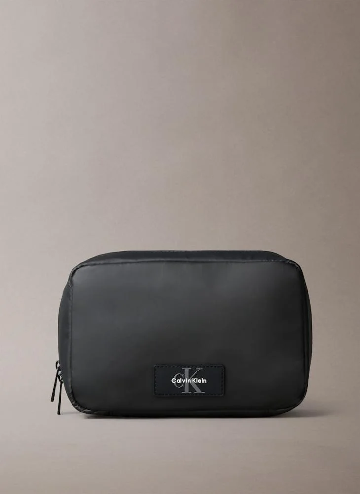 CALVIN KLEIN Zip around toiletry bag