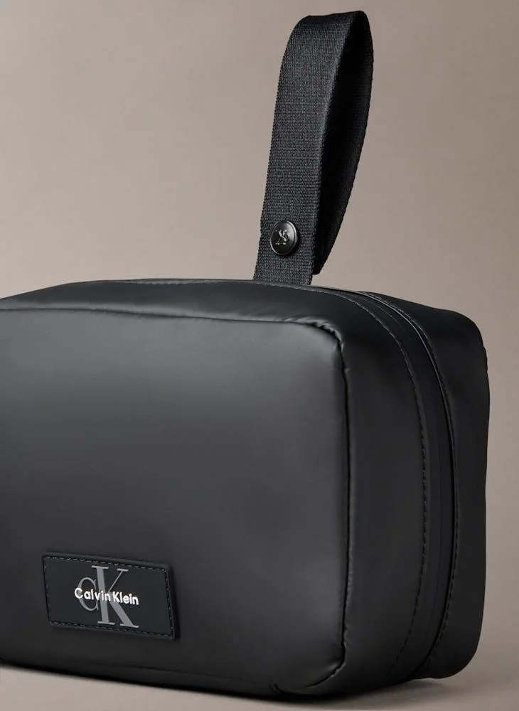CALVIN KLEIN Zip around toiletry bag