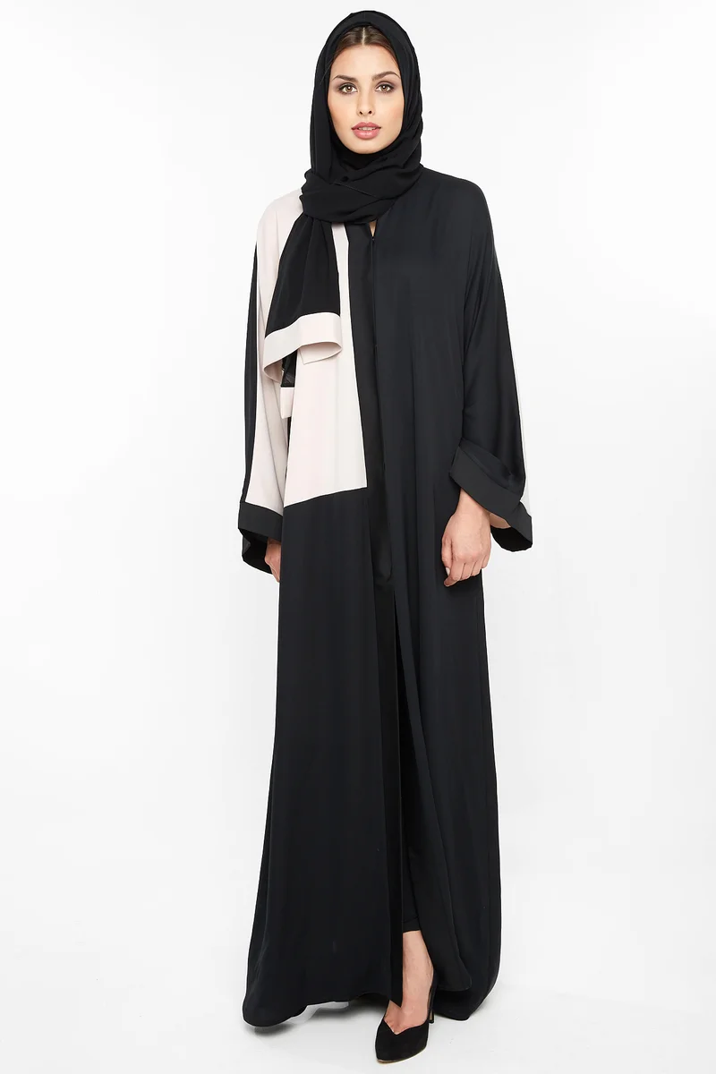 النخبة عباية قص عرضي كاجوال باللونين الأسود والكريمي