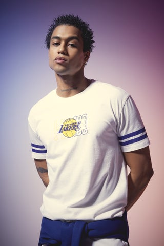 Man DeFactoFit NBA Los Angeles Lakers Standard Fit Short Sleeve T-Shirt - pzsku/ZE9A2D7A52CB40D2382EFZ/45/1748351883/3702cfb5-e761-454d-b2d6-6a40734654ab