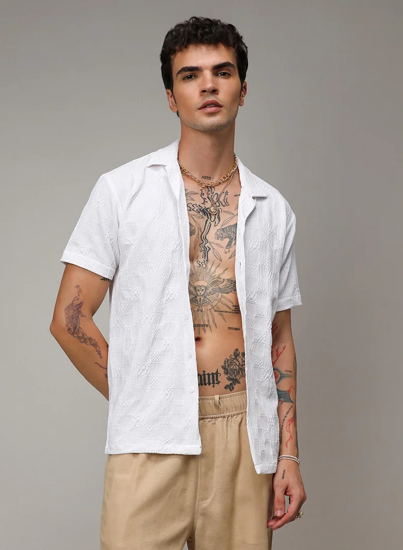 Campus Sutra Campus Sutra Men's Chalk White Creased-Check Shirt For Casual Wear | Cuban Collar | Short Sleeve | Button Closure | Shirt Crafted With Comfort Fit For Everyday Wear