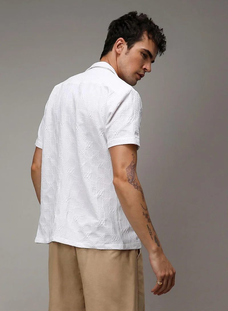 Campus Sutra Campus Sutra Men's Chalk White Creased-Check Shirt For Casual Wear | Cuban Collar | Short Sleeve | Button Closure | Shirt Crafted With Comfort Fit For Everyday Wear