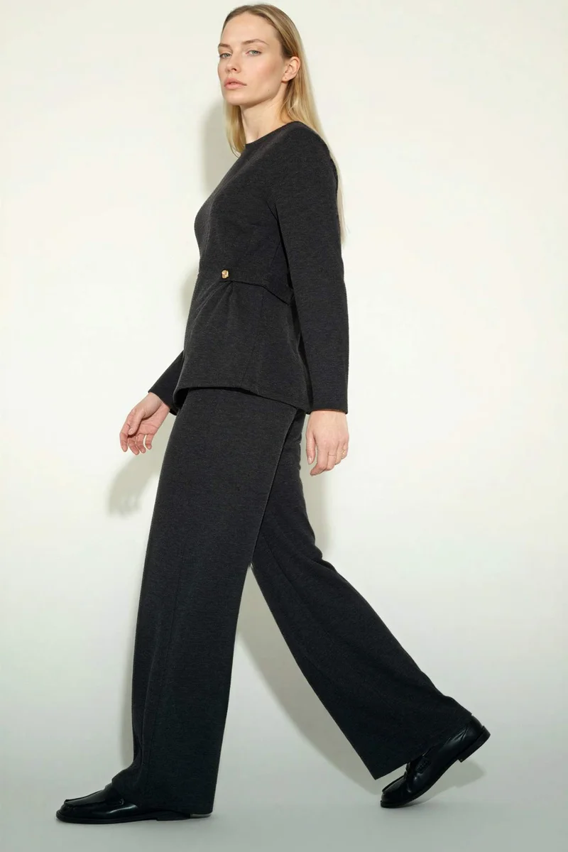 ديفاكتو Straight Fit Pique Trousers