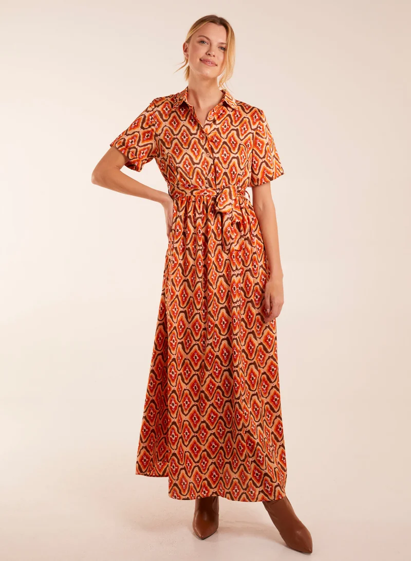 بلو فانيلا فستان قميص ماكسي بحزام هندسي