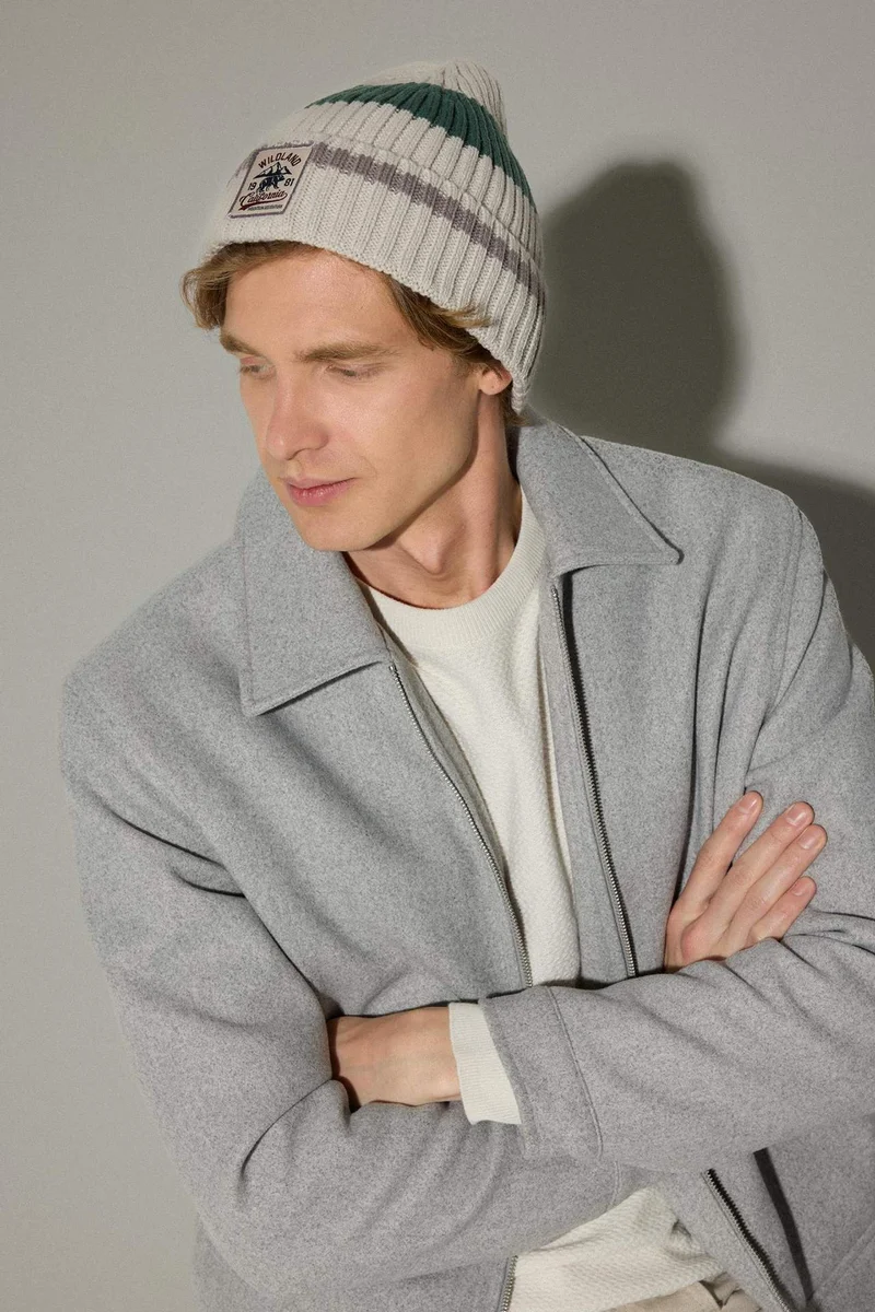ديفاكتو Man Labeled Knit Beanie